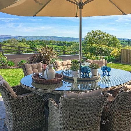 Maes Y Bryn Farmhouse Llanwrda 외부 사진